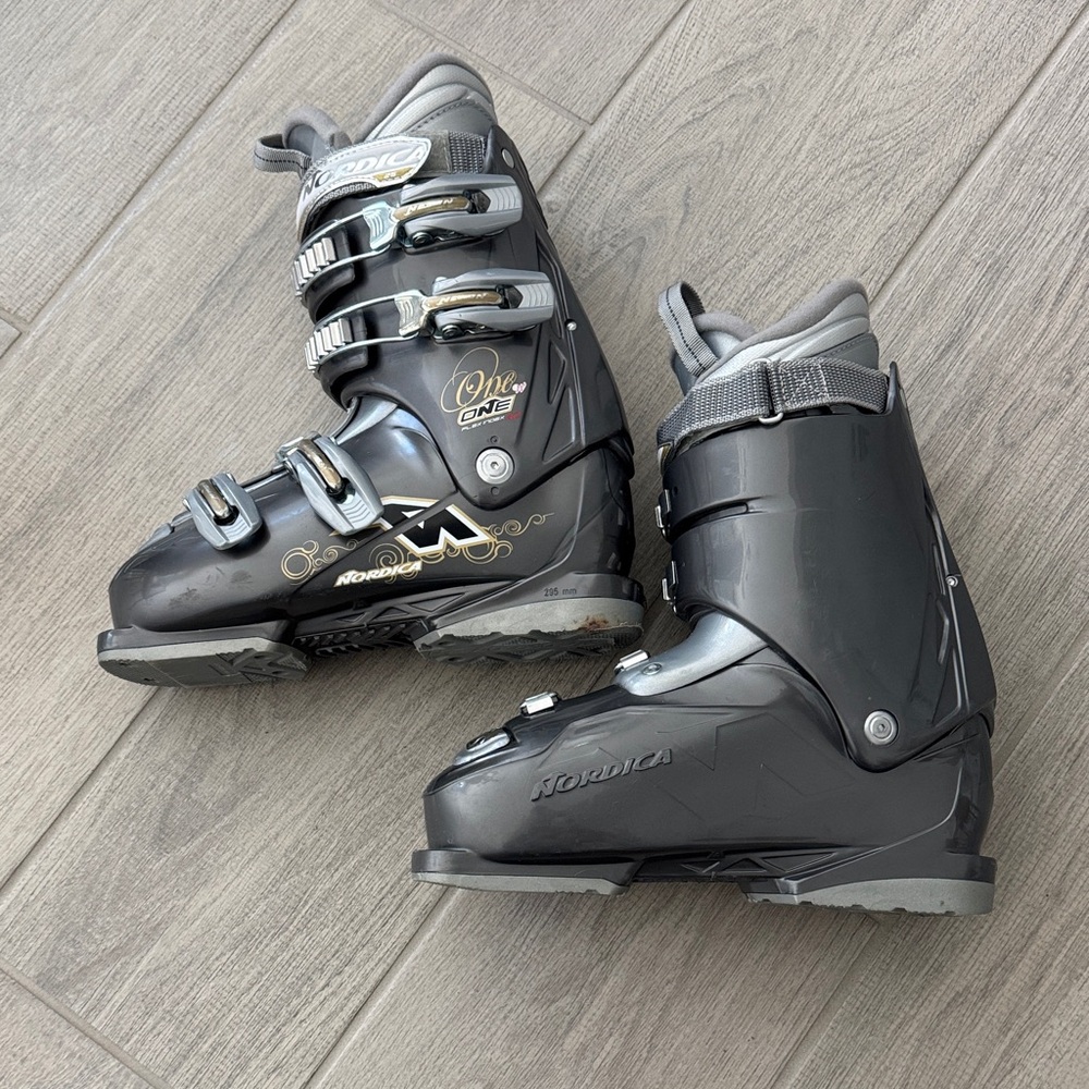 Nordica Women's Black Ski Boots